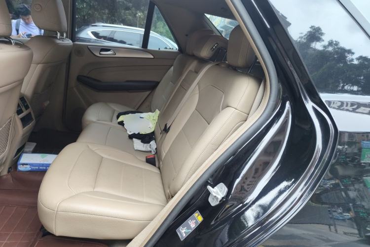 Used Mercedes-Benz M-Class 2014 ML 320 4MATIC Left Rear Seat