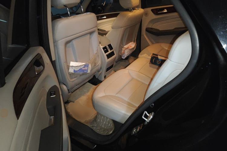 Used Mercedes-Benz M-Class 2014 ML 400 4MATIC Dynamic Model Left Rear Seat