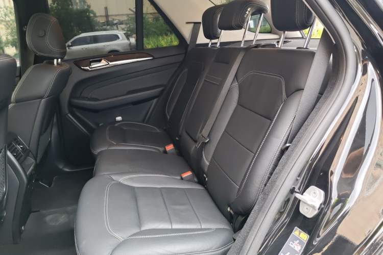 Used Mercedes-Benz M-Class 2014 ML 400 4MATIC Luxury Model Left Rear Seat