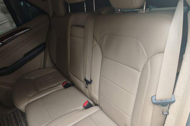 Used Mercedes-Benz M-Class 2014 ML 400 4MATIC Luxury Model Left Rear Seat