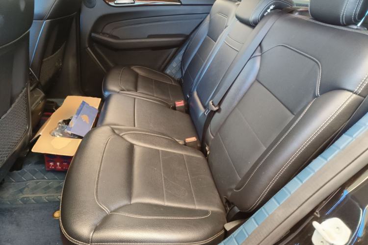 Used Mercedes-Benz M-Class 2014 ML 400 4MATIC Dynamic Model Left Rear Seat