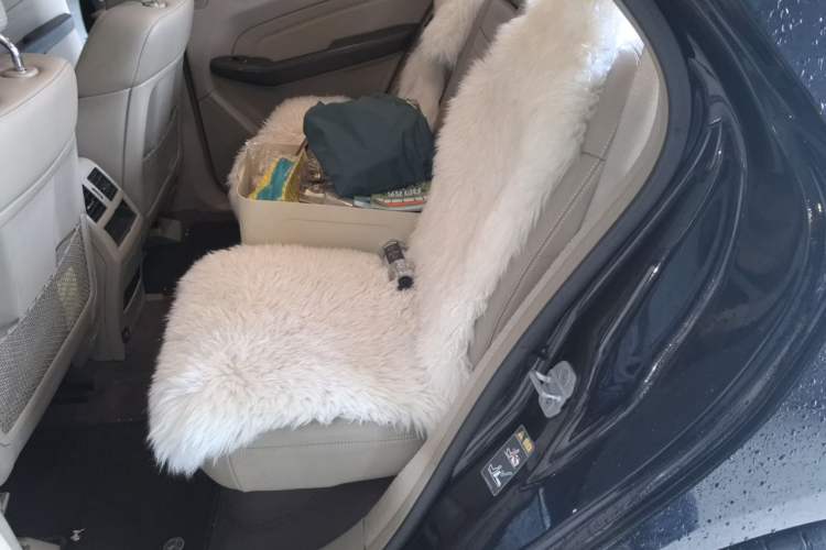 Used Mercedes-Benz M-Class 2014 ML 400 4MATIC Dynamic Model Left Rear Seat