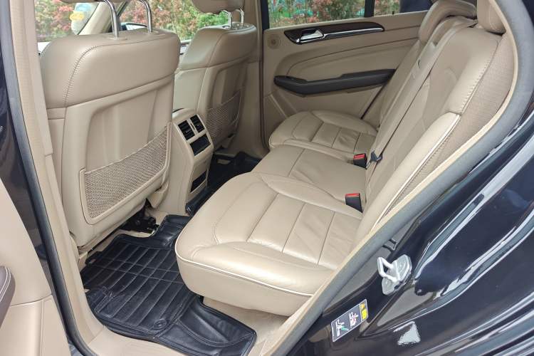 Used Mercedes-Benz M-Class 2014 ML 400 4MATIC Luxury Model Left Rear Seat