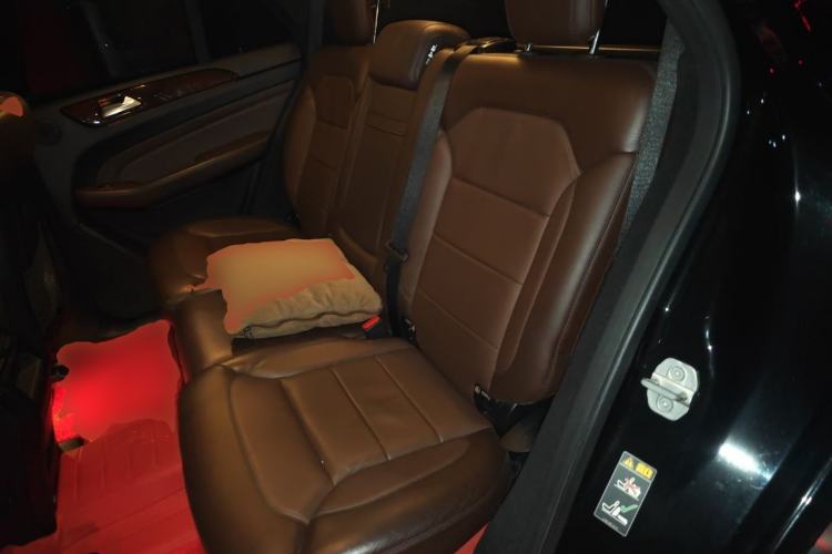 Used Mercedes-Benz M-Class 2014 ML 400 4MATIC Luxury Model Left Rear Seat