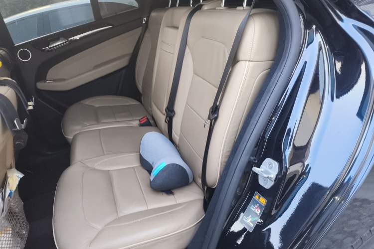 Used Mercedes-Benz M-Class 2014 ML 400 4MATIC Luxury Model Left Rear Seat