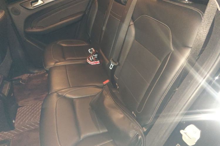 Used Mercedes-Benz M-Class 2014 ML 400 4MATIC Dynamic Model Left Rear Seat