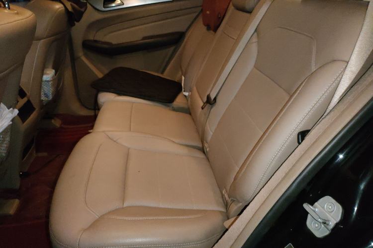 Used Mercedes-Benz M-Class 2014 ML 320 4MATIC Left Rear Seat