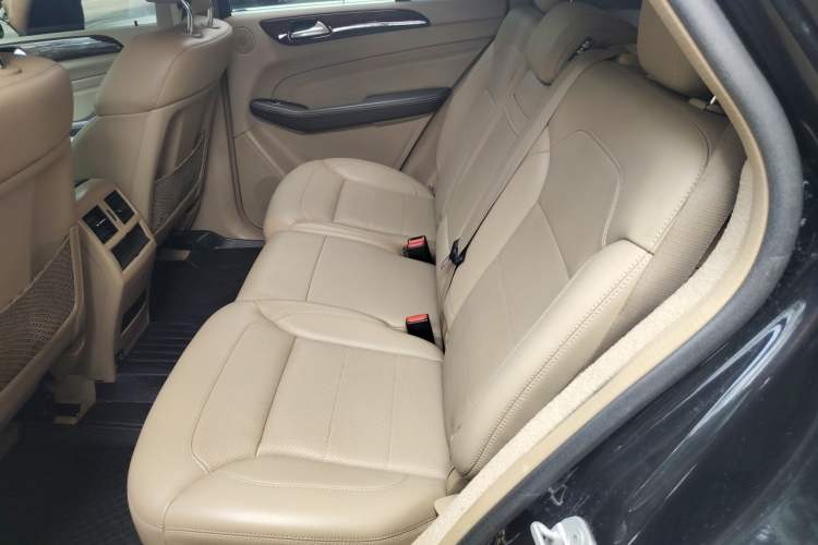 Used Mercedes-Benz M-Class 2014 ML 400 4MATIC Luxury Model Left Rear Seat