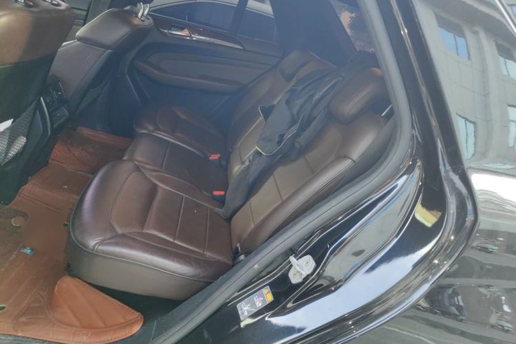 Used Mercedes-Benz M-Class 2014 ML 400 4MATIC Dynamic Model Left Rear Seat