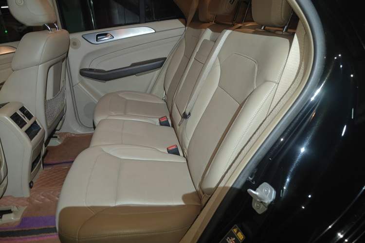 Used Mercedes-Benz M-Class 2014 ML 320 4MATIC Left Rear Seat