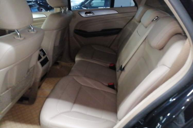 Used Mercedes-Benz M-Class 2014 ML 320 4MATIC Left Rear Seat