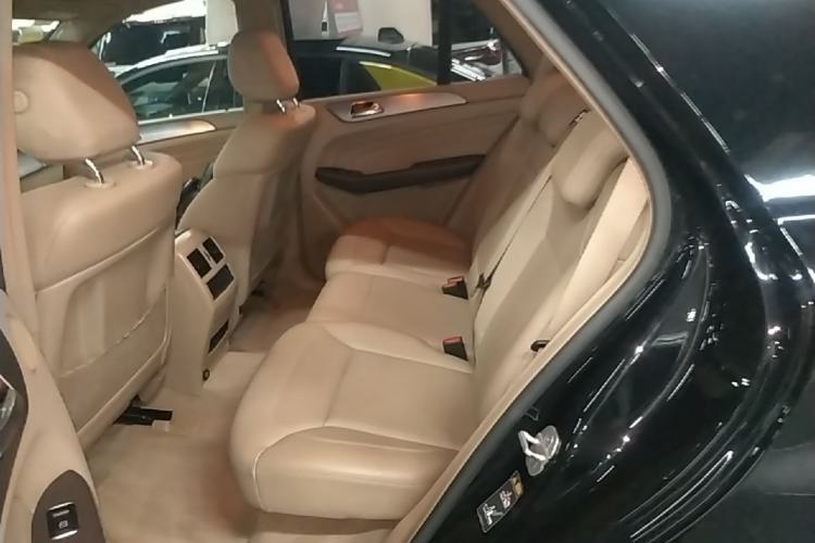 Used Mercedes-Benz M-Class 2014 ML 320 4MATIC Left Rear Seat