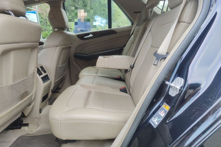 Used Mercedes-Benz M-Class 2014 ML 400 4MATIC Dynamic Model Left Rear Seat
