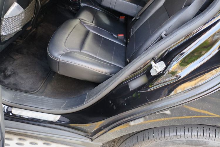 Used Mercedes-Benz M-Class 2014 ML 320 4MATIC Left Rear Seat