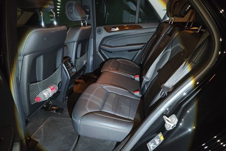 Used Mercedes-Benz M-Class 2014 ML 400 4MATIC Luxury Model Left Rear Seat