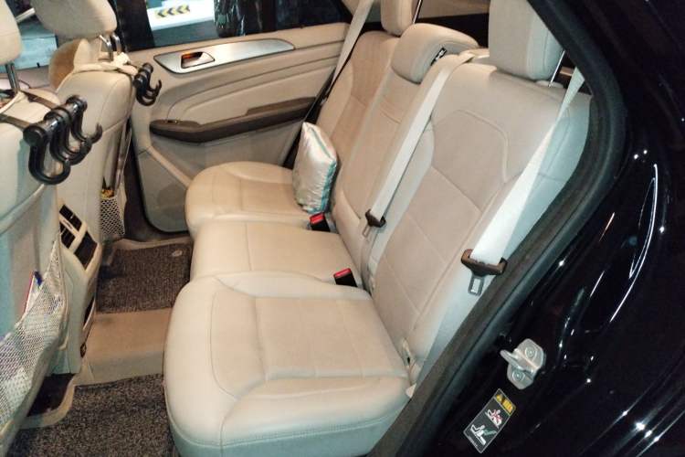 Used Mercedes-Benz M-Class 2014 ML 320 4MATIC Left Rear Seat