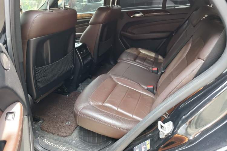 Used Mercedes-Benz M-Class 2014 ML 400 4MATIC Luxury Model Left Rear Seat