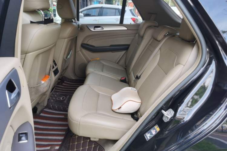 Used Mercedes-Benz M-Class 2014 ML 320 4MATIC Left Rear Seat