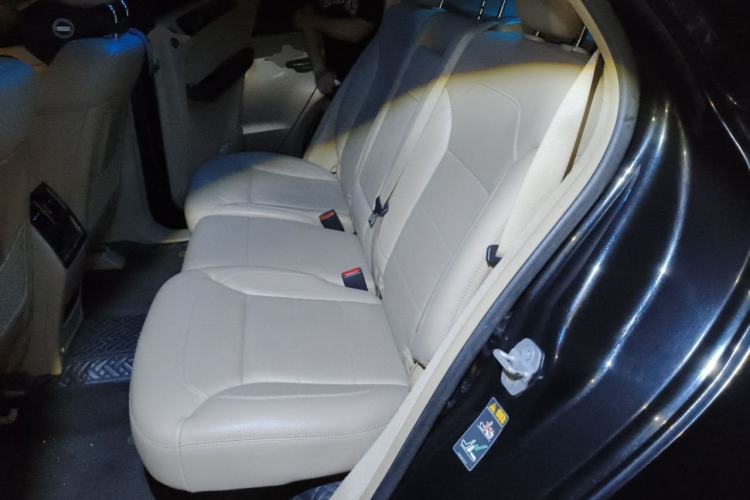 Used Mercedes-Benz M-Class 2014 ML 320 4MATIC Left Rear Seat