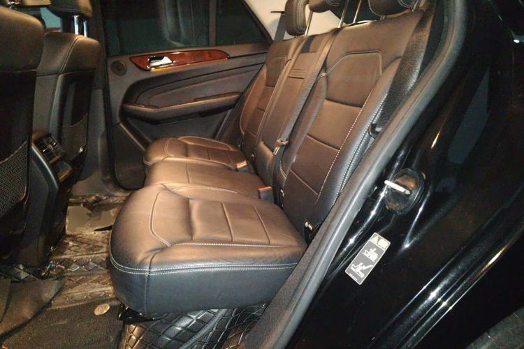 Used Mercedes-Benz M-Class 2014 ML 400 4MATIC Luxury Model Left Rear Seat