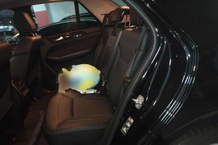 Used Mercedes-Benz M-Class 2014 ML 400 4MATIC Dynamic Model Left Rear Seat
