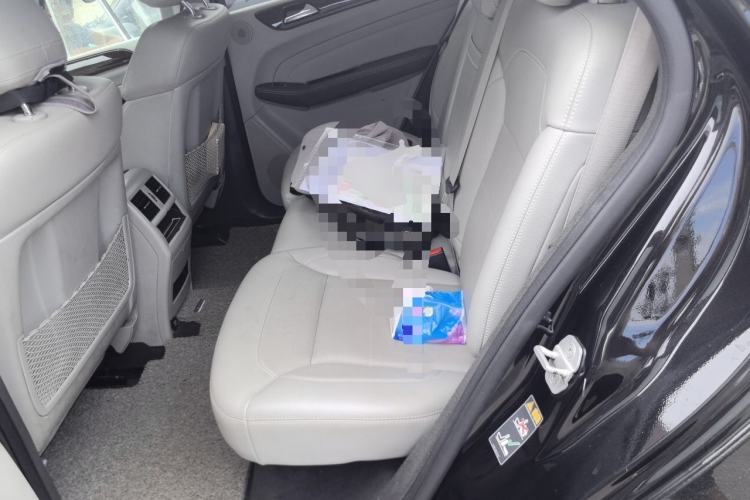 Used Mercedes-Benz M-Class  Left Rear Seat
