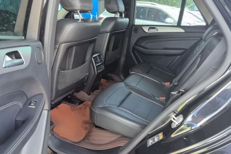 Used Mercedes-Benz M-Class 2014 ML 320 4MATIC Left Rear Seat