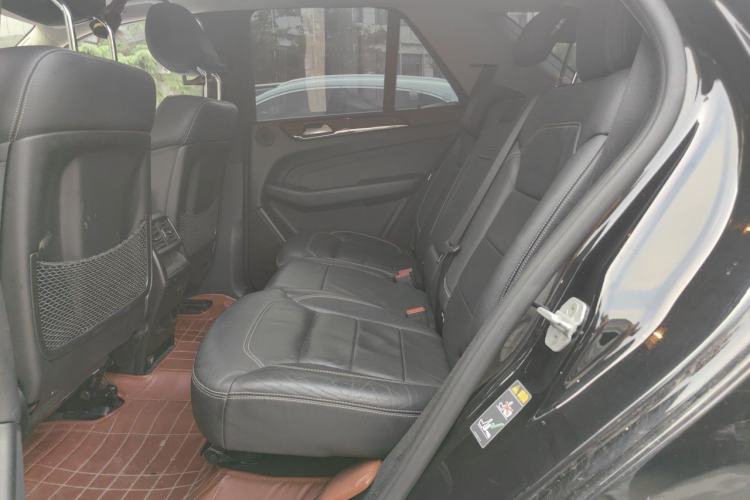 Used Mercedes-Benz M-Class 2014 ML 400 4MATIC Luxury Model Left Rear Seat