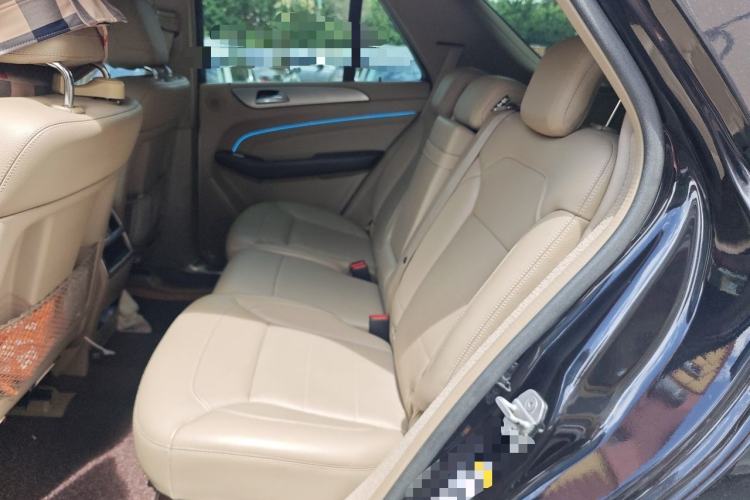 Used Mercedes-Benz M-Class 2014 ML 320 4MATIC Left Rear Seat
