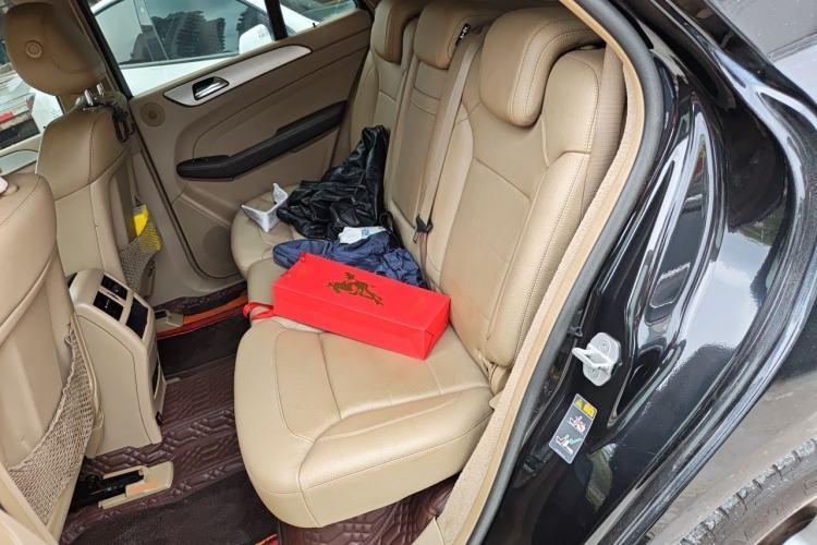 Used Mercedes-Benz M-Class 2014 ML 320 4MATIC Left Rear Seat