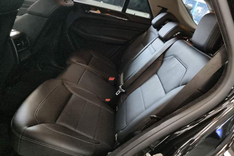 Used Mercedes-Benz M-Class 2014 ML 350 CDI 4MATIC Left Rear Seat