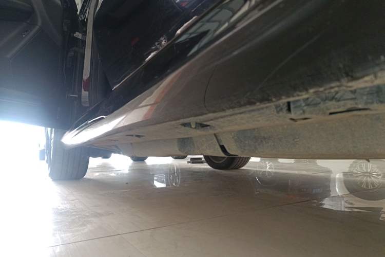 Used Mercedes-Benz M-Class 2014 ML 350 CDI 4MATIC Left Side Sill