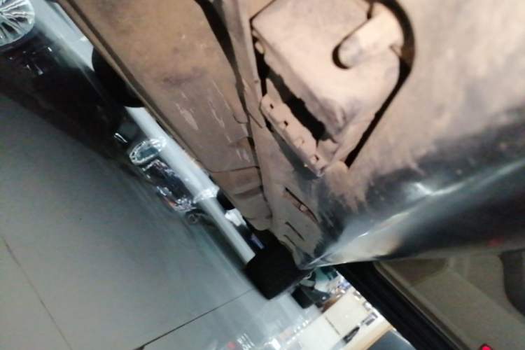 Used Mercedes-Benz M-Class 2014 ML 320 4MATIC Left Side Sill