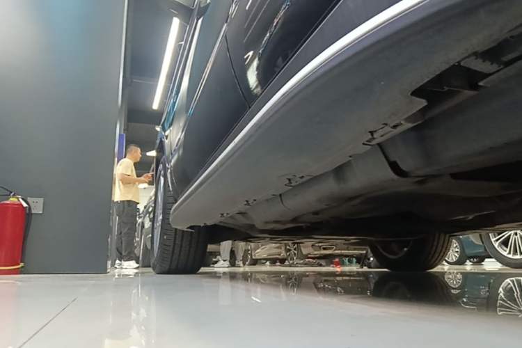 Used Mercedes-Benz M-Class 2014 ML 320 4MATIC Left Side Sill