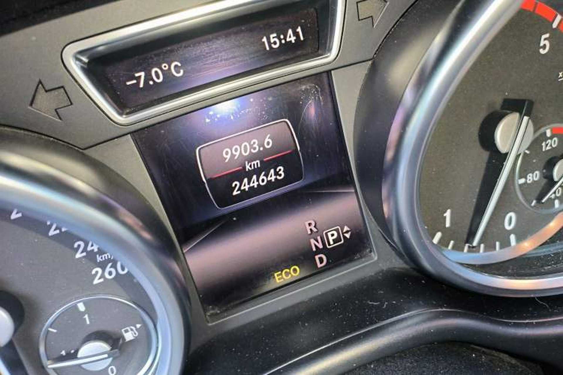 Used Mercedes-Benz M-Class 2014 ML 350 CDI 4MATIC Odometer Close Up