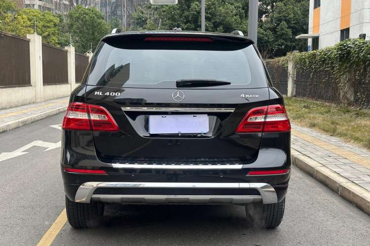Used Mercedes-Benz M-Class 2014 ML 400 4MATIC Dynamic Model Rear
