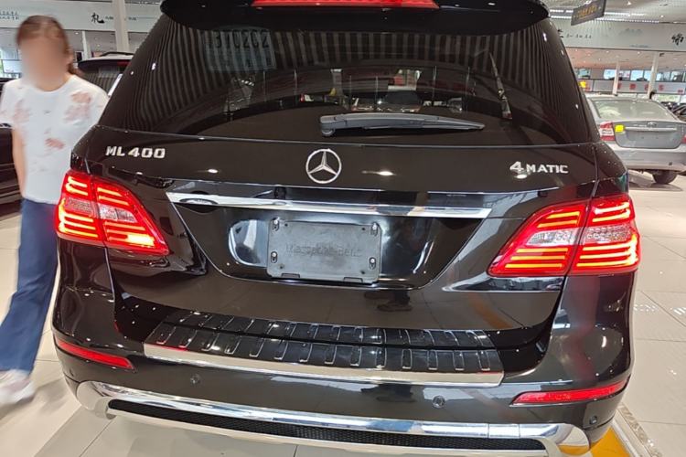 Used Mercedes-Benz M-Class 2014 ML 400 4MATIC Luxury Model Rear