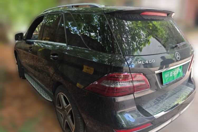 Used Mercedes-Benz M-Class 2014 ML 400 4MATIC Luxury Model Rear Left 45 Deg