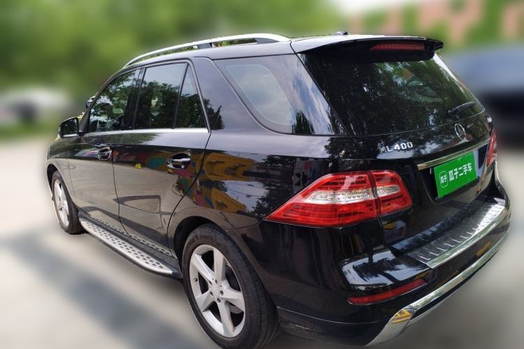Used Mercedes-Benz M-Class 2014 ML 400 4MATIC Dynamic Model Rear Left 45 Deg