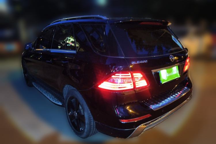 Used Mercedes-Benz M-Class 2014 ML 400 4MATIC Dynamic Model Rear Left 45 Deg