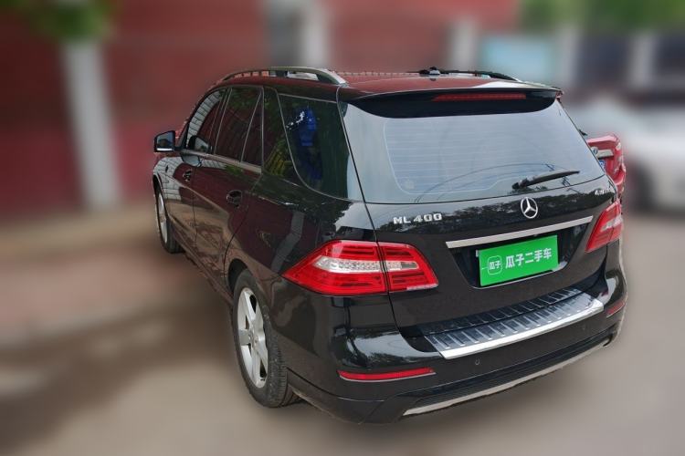 Used Mercedes-Benz M-Class 2014 ML 400 4MATIC Dynamic Model Rear Left 45 Deg