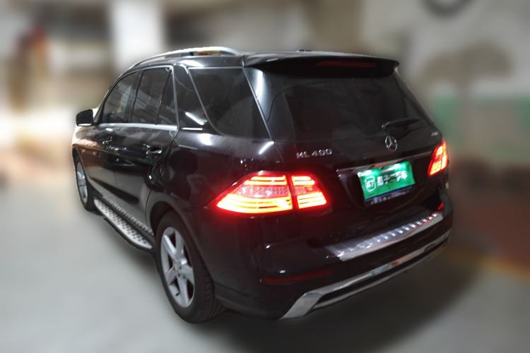 Used Mercedes-Benz M-Class 2014 ML 400 4MATIC Dynamic Model Rear Left 45 Deg