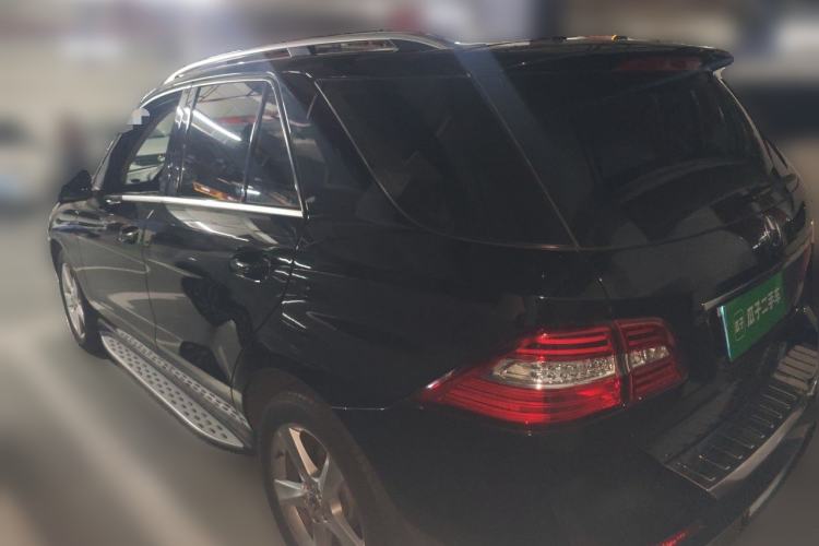 Used Mercedes-Benz M-Class 2014 ML 400 4MATIC Dynamic Model Rear Left 45 Deg