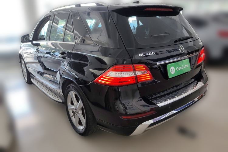 Used Mercedes-Benz M-Class 2014 ML 400 4MATIC Dynamic Model Rear Left 45 Deg