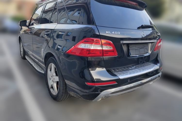 Used Mercedes-Benz M-Class 2014 ML 400 4MATIC Dynamic Model Rear Left 45 Deg