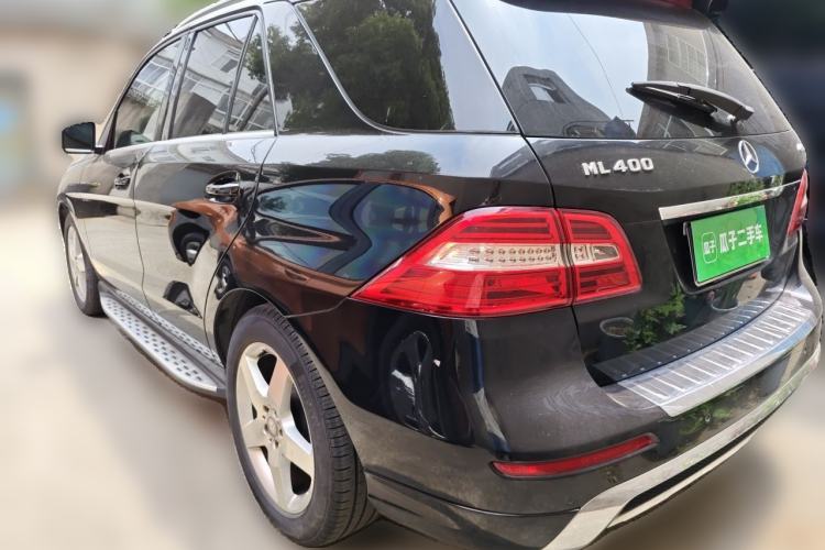 Used Mercedes-Benz M-Class 2014 ML 400 4MATIC Luxury Model Rear Left 45 Deg