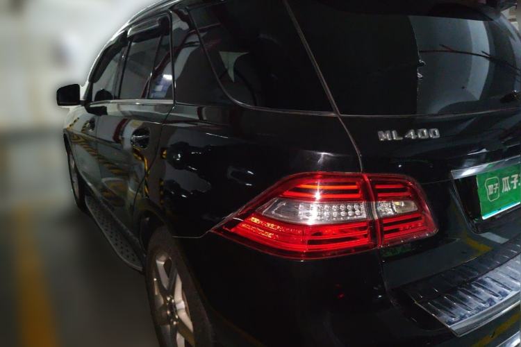 Used Mercedes-Benz M-Class 2014 ML 400 4MATIC Luxury Model Rear Left 45 Deg