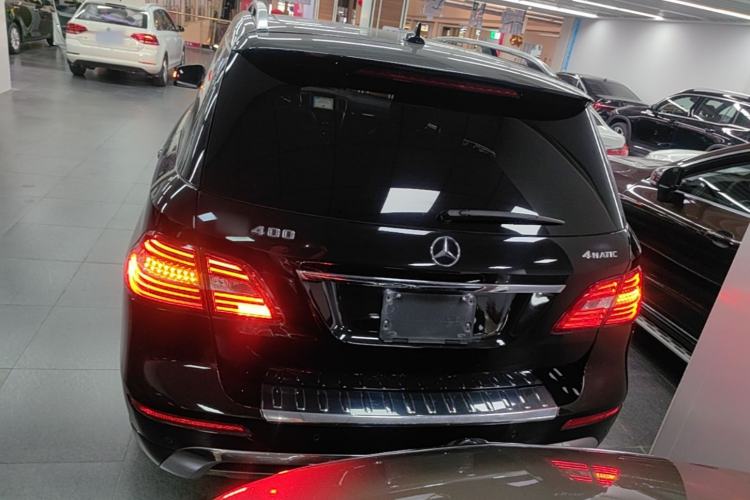 Used Mercedes-Benz M-Class 2014 ML 400 4MATIC Luxury Model Rear