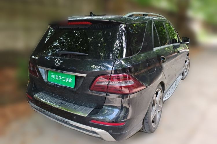 Used Mercedes-Benz M-Class 2014 ML 400 4MATIC Luxury Model Rear Right 45 Deg