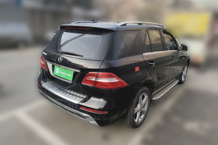 Used Mercedes-Benz M-Class 2014 ML 400 4MATIC Dynamic Model Rear Right 45 Deg